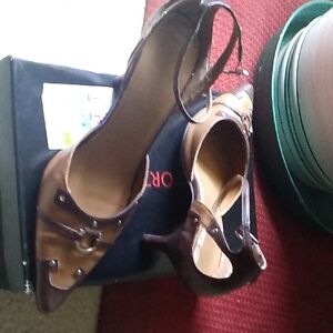 Elegant Brown Women's Heels